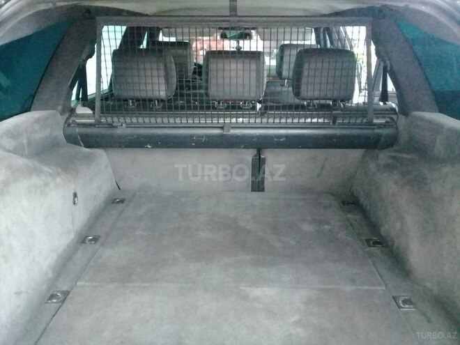 Mercedes E 240 1998, 272,000 km - 2.4 l - Zaqatala