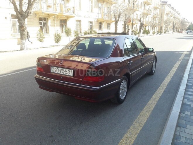 Mercedes C 240 1999, 255,000 km - 2.4 l - Xırdalan
