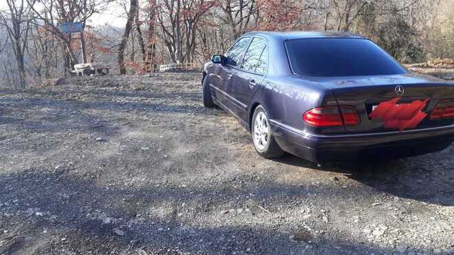 Mercedes E 240 1997, 345,000 km - 2.4 l - Bakı