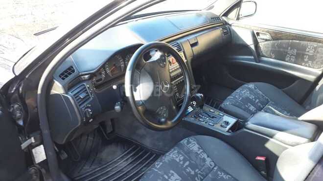 Mercedes E 240 1997, 345,000 km - 2.4 l - Bakı
