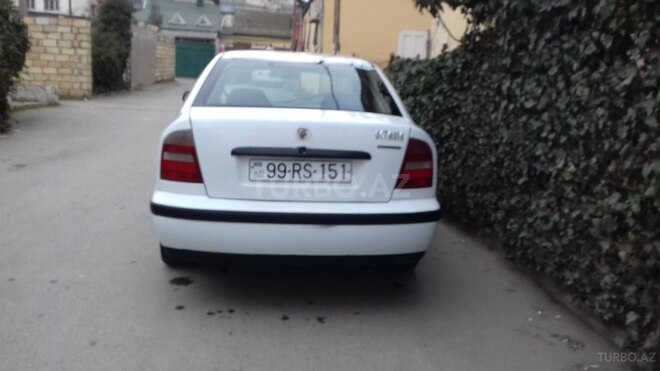 Skoda Octavia 1999, 265,851 km - 1.6 l - Bakı
