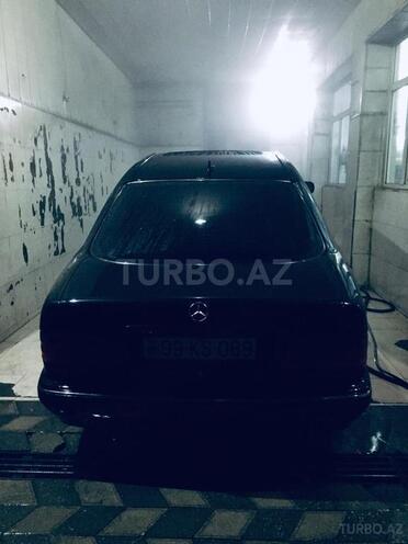 Mercedes E 240 2000, 223,000 km - 2.6 l - Bakı