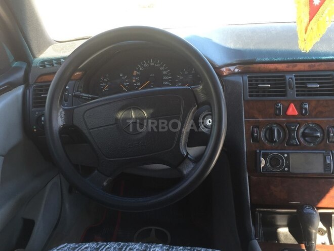 Mercedes E 200 1996, 700,000 km - 2.0 l - Şamaxı