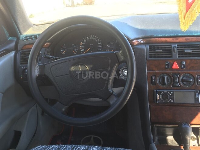 Mercedes E 200 1996, 700,000 km - 2.0 l - Şamaxı