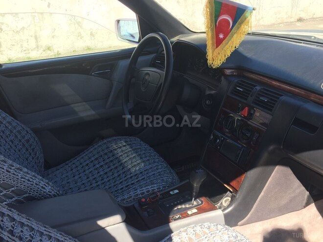 Mercedes E 200 1996, 700,000 km - 2.0 l - Şamaxı