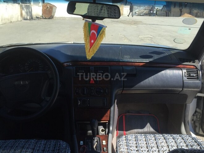 Mercedes E 200 1996, 700,000 km - 2.0 l - Şamaxı