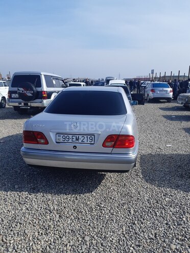 Mercedes E 240 1998, 245,144 km - 2.4 л - Şirvan