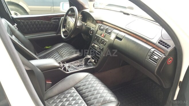 Mercedes E 280 1999, 331,000 km - 2.8 l - Bakı