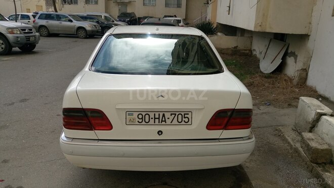 Mercedes E 280 1999, 331,000 km - 2.8 l - Bakı