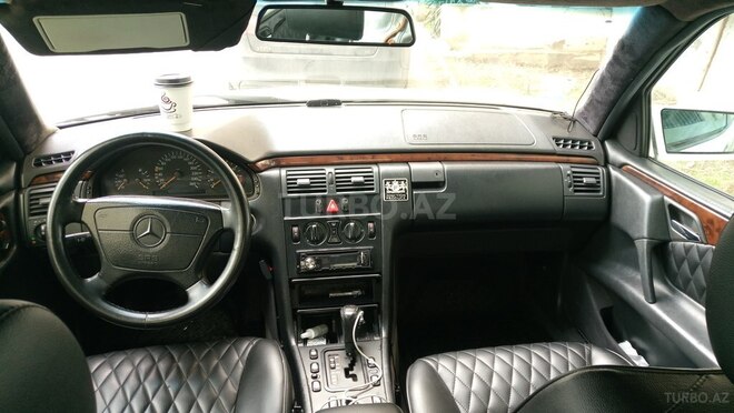 Mercedes E 280 1999, 331,000 km - 2.8 l - Bakı