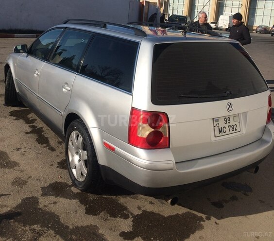 Volkswagen Passat 2001, 285,236 km - 2.5 l - Bakı