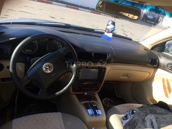 Volkswagen Passat 2001, 285,236 km - 2.5 l - Bakı
