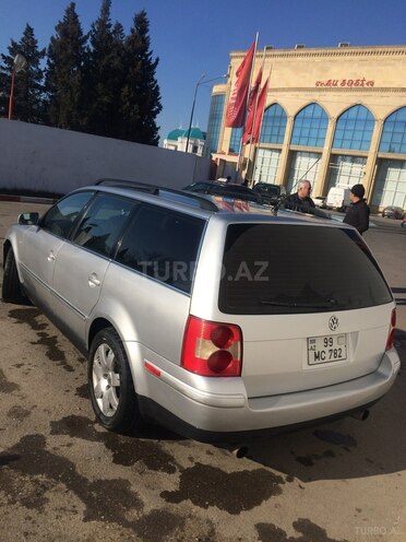 Volkswagen Passat 2001, 285,236 km - 2.5 l - Bakı