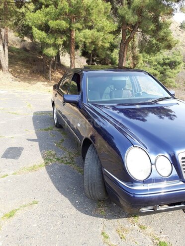 Mercedes E 240 1998, 340,335 km - 2.4 l - Zaqatala
