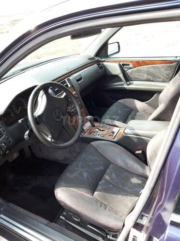Mercedes E 240 1998, 340,335 km - 2.4 l - Zaqatala