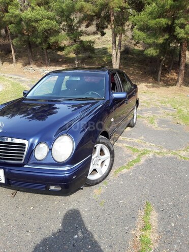 Mercedes E 240 1998, 340,335 km - 2.4 l - Zaqatala