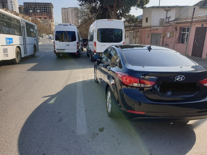 Hyundai Elantra 2015, 70,000 km - 1.8 l - Bakı