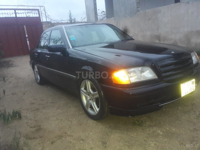 Mercedes C 220 1995, 260,000 km - 2.2 l - Bakı
