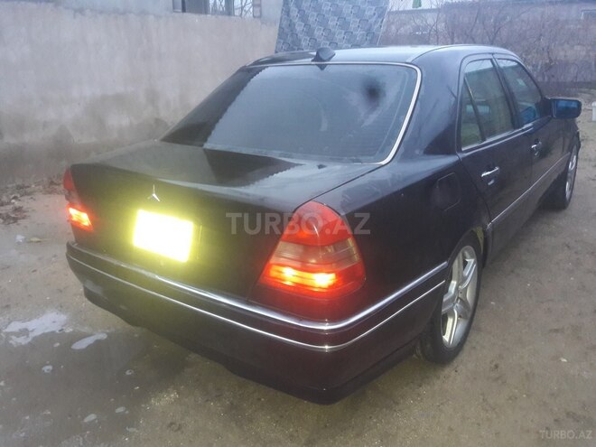 Mercedes C 220 1995, 260,000 km - 2.2 l - Bakı