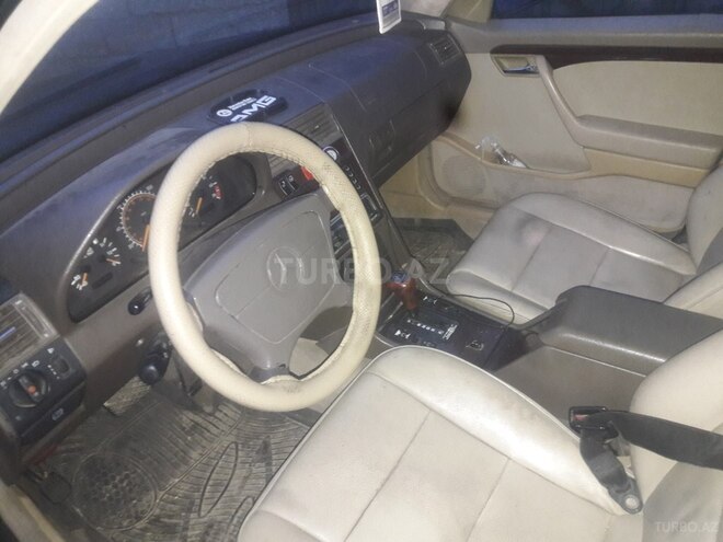 Mercedes C 220 1995, 260,000 km - 2.2 l - Bakı