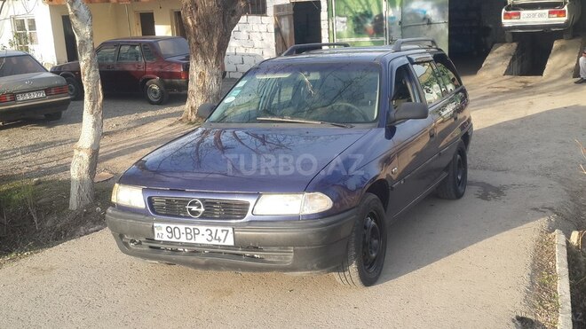 Opel Astra 1995, 360,000 km - 1.6 l - Yevlax