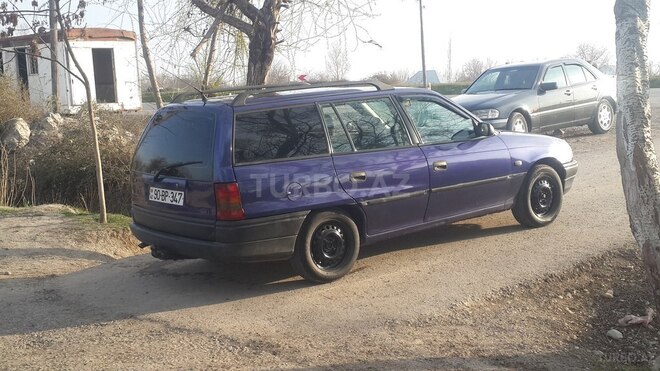 Opel Astra 1995, 360,000 km - 1.6 l - Yevlax