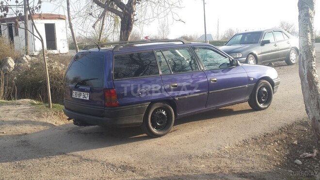 Opel Astra 1995, 360,000 km - 1.6 l - Yevlax