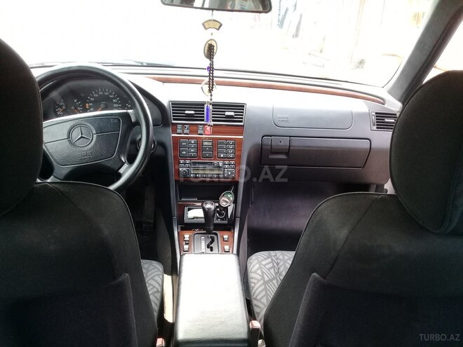 Mercedes C 220 1995, 186,000 km - 2.2 l - Saatlı