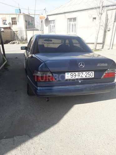Mercedes E 250 1990, 302,000 km - 2.5 л - Bakı