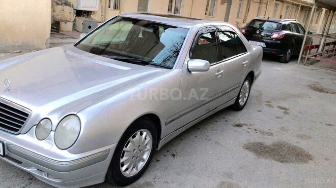 Mercedes E 240 1999, 260,000 km - 2.4 l - Bakı