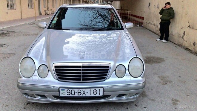 Mercedes E 240 1999, 260,000 km - 2.4 l - Bakı