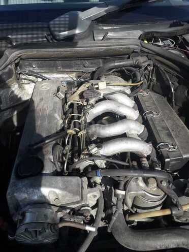 Mercedes E 250 1991, 302,000 km - 2.5 л - Bakı