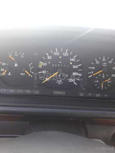 Mercedes E 250 1991, 302,000 km - 2.5 л - Bakı