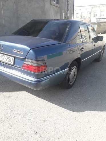 Mercedes E 250 1991, 302,000 km - 2.5 л - Bakı