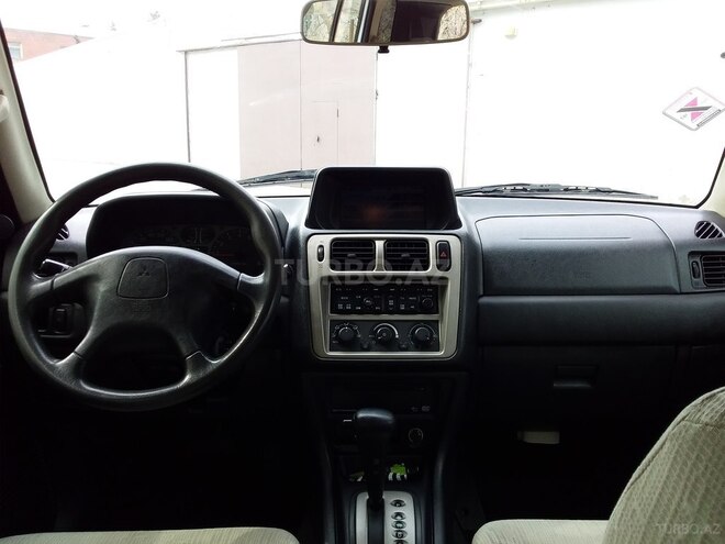 Mitsubishi Pajero io 2003, 235,056 km - 2.0 л - Sumqayıt