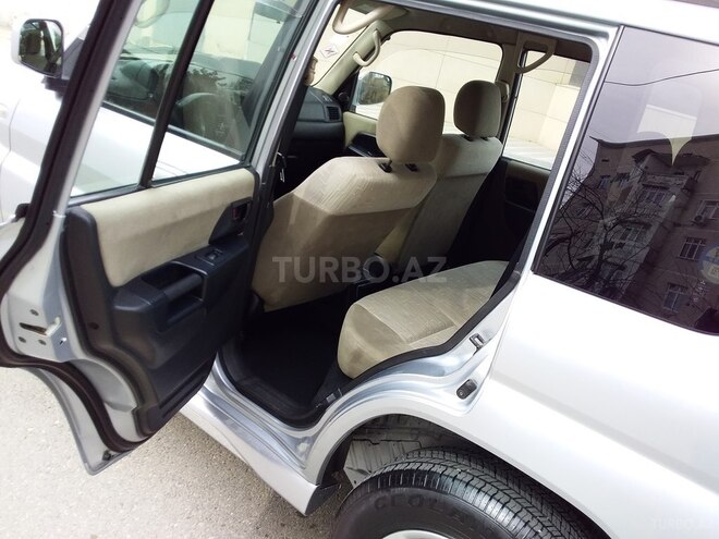 Mitsubishi Pajero io 2003, 235,056 km - 2.0 л - Sumqayıt