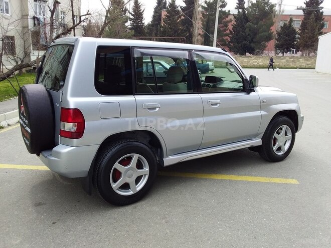 Mitsubishi Pajero io 2003, 235,056 km - 2.0 л - Sumqayıt