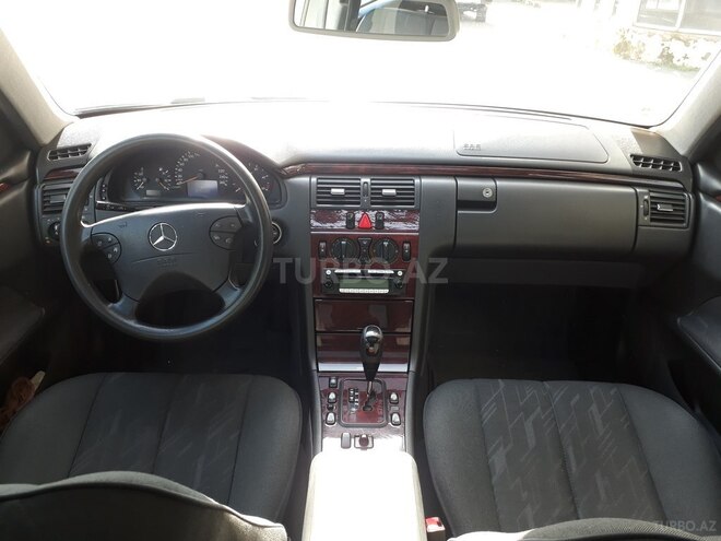 Mercedes E 220 2000, 275,100 km - 2.2 l - Bakı