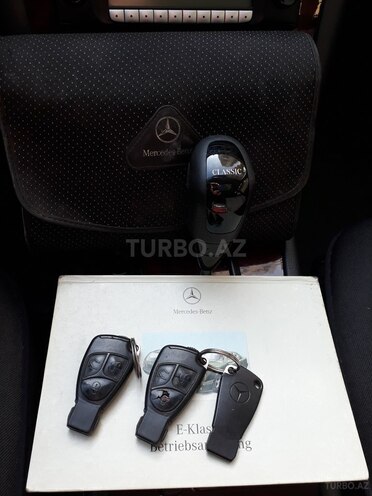 Mercedes E 220 2000, 275,100 km - 2.2 l - Bakı