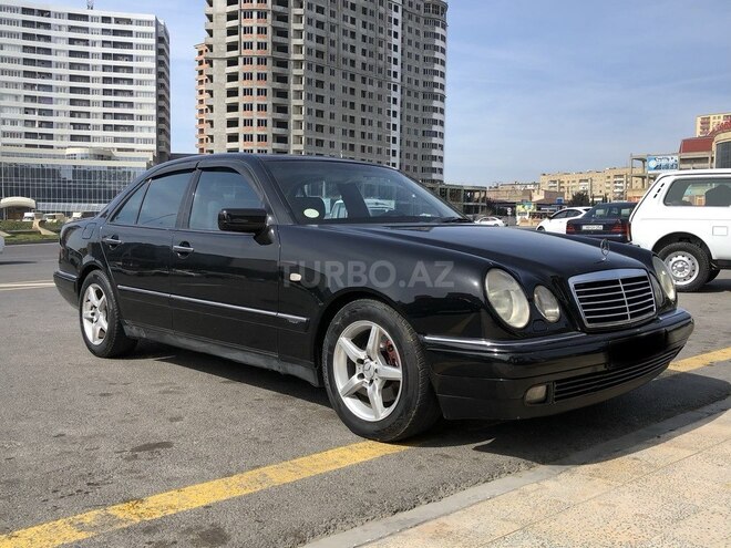Mercedes E 240 1999, 243,000 km - 2.4 л - Bakı