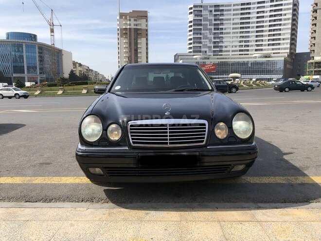 Mercedes E 240 1999, 243,000 km - 2.4 л - Bakı