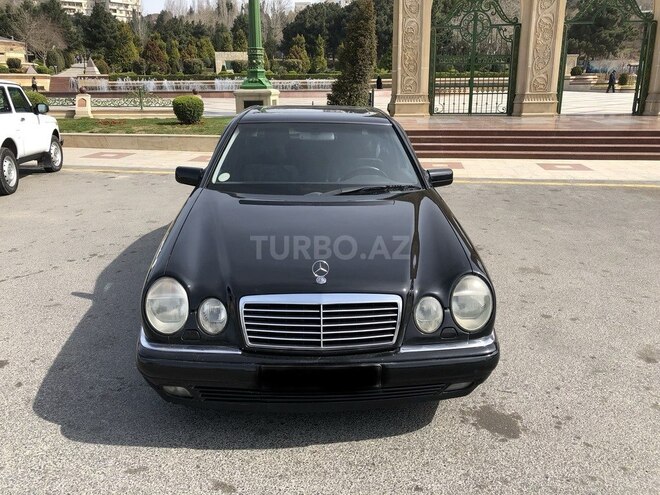 Mercedes E 240 1999, 243,000 km - 2.4 л - Bakı