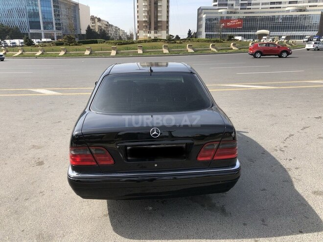 Mercedes E 240 1999, 243,000 km - 2.4 л - Bakı