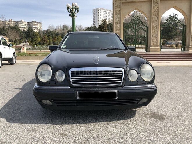Mercedes E 240 1999, 243,000 km - 2.4 л - Bakı