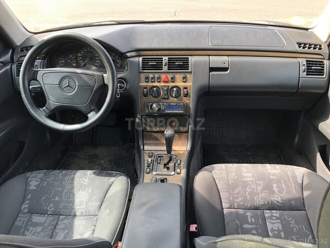 Mercedes E 240 1999, 243,000 km - 2.4 л - Bakı
