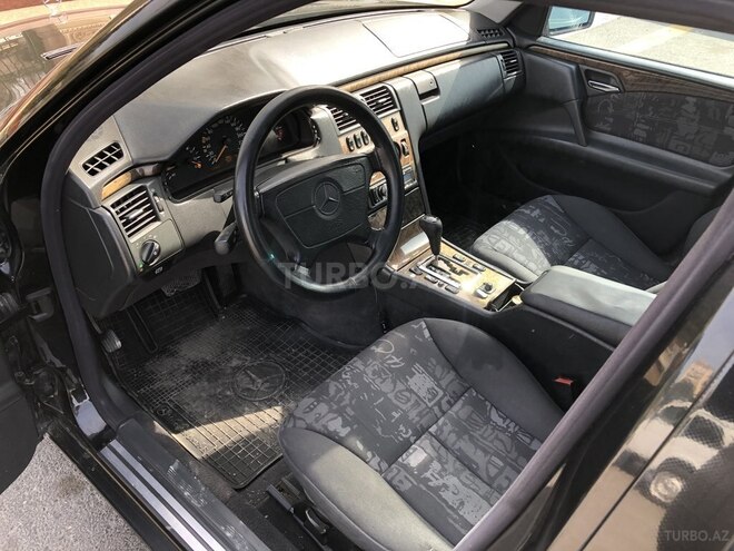 Mercedes E 240 1999, 243,000 km - 2.4 л - Bakı