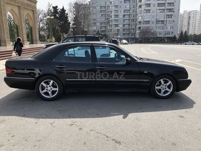 Mercedes E 240 1999, 243,000 km - 2.4 л - Bakı