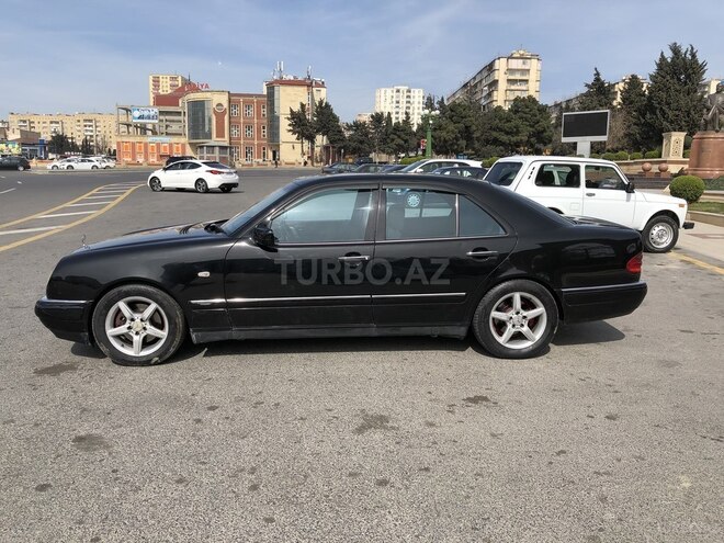 Mercedes E 240 1999, 243,000 km - 2.4 л - Bakı