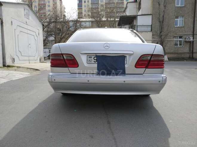 Mercedes E 270 2001, 293,524 km - 2.7 l - Bakı