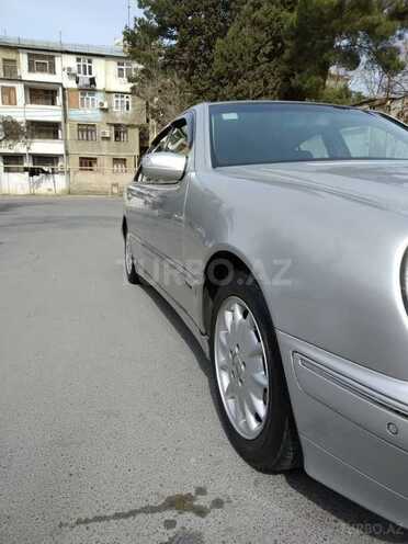 Mercedes E 270 2001, 293,524 km - 2.7 l - Bakı